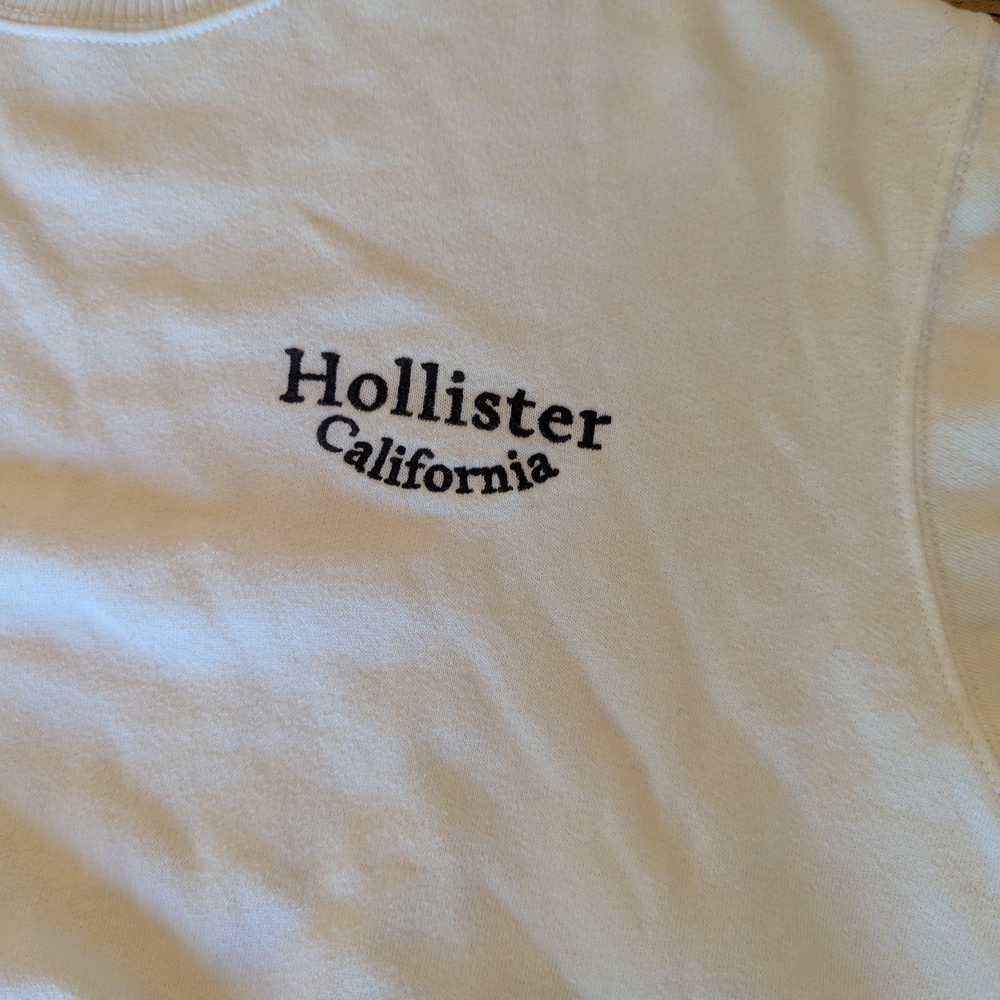 EUC Hollister California Womens Small Embroidered White Crewneck Sweatshirt